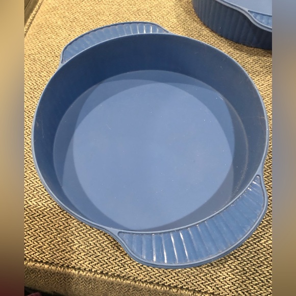 Roshco Silicone 9” Round Cake Pans (2) - Picture 2 of 7